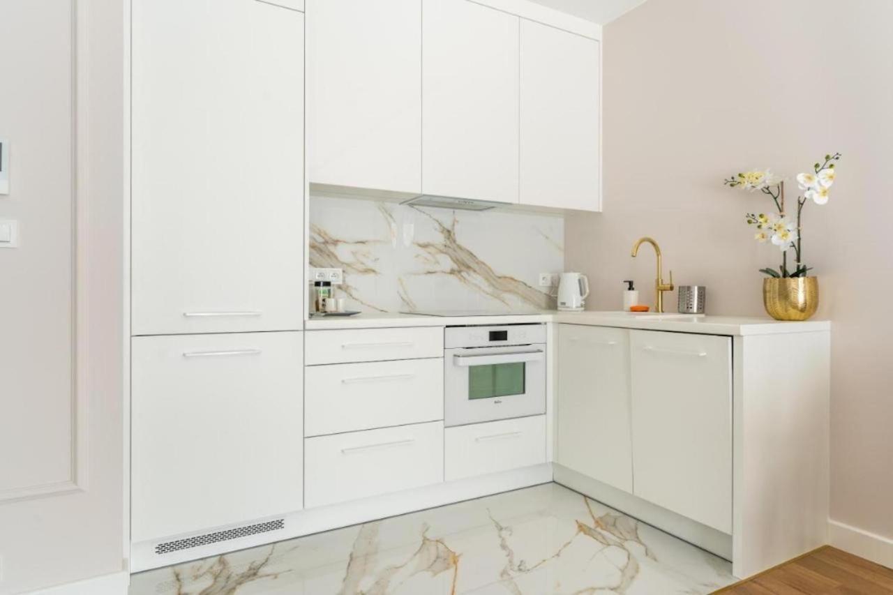 Apartament Mennica Residence - Golden Apartments - Comfortable And Stylish Varsovia Exterior foto
