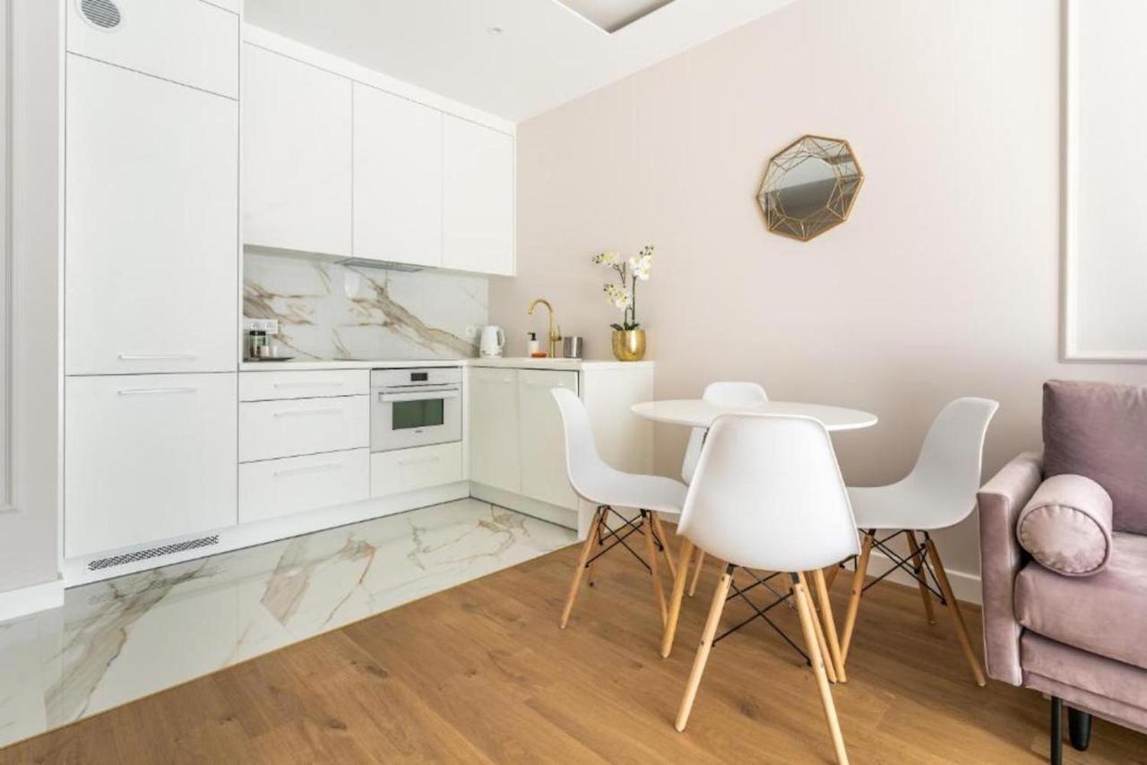 Apartament Mennica Residence - Golden Apartments - Comfortable And Stylish Varsovia Exterior foto